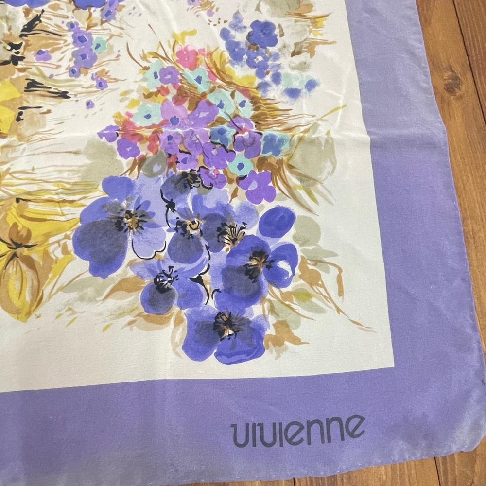 Vintage Vivienne silk scarf floral print - Picture 2 of 4